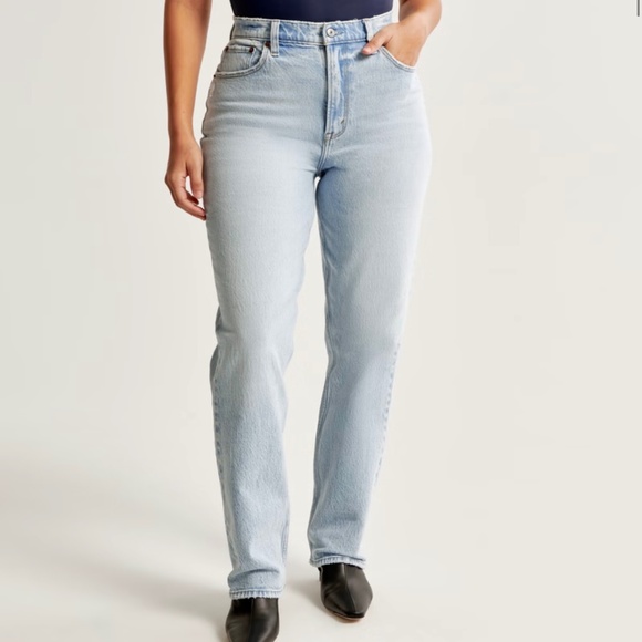 Abercrombie Curve Love Ultra High Rise 90s Straight Jean Light Wash - size 25s - Picture 3 of 7